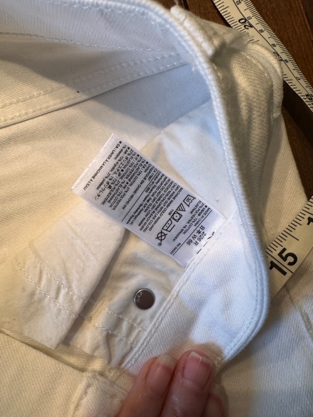Gap Crop Kick Ankle Jean. Size 2. White Denim. 2016 Collection - Picture 7 of 10